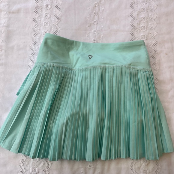 Ivivva size 7 skirt, in excellent condition - Picture 5 of 8